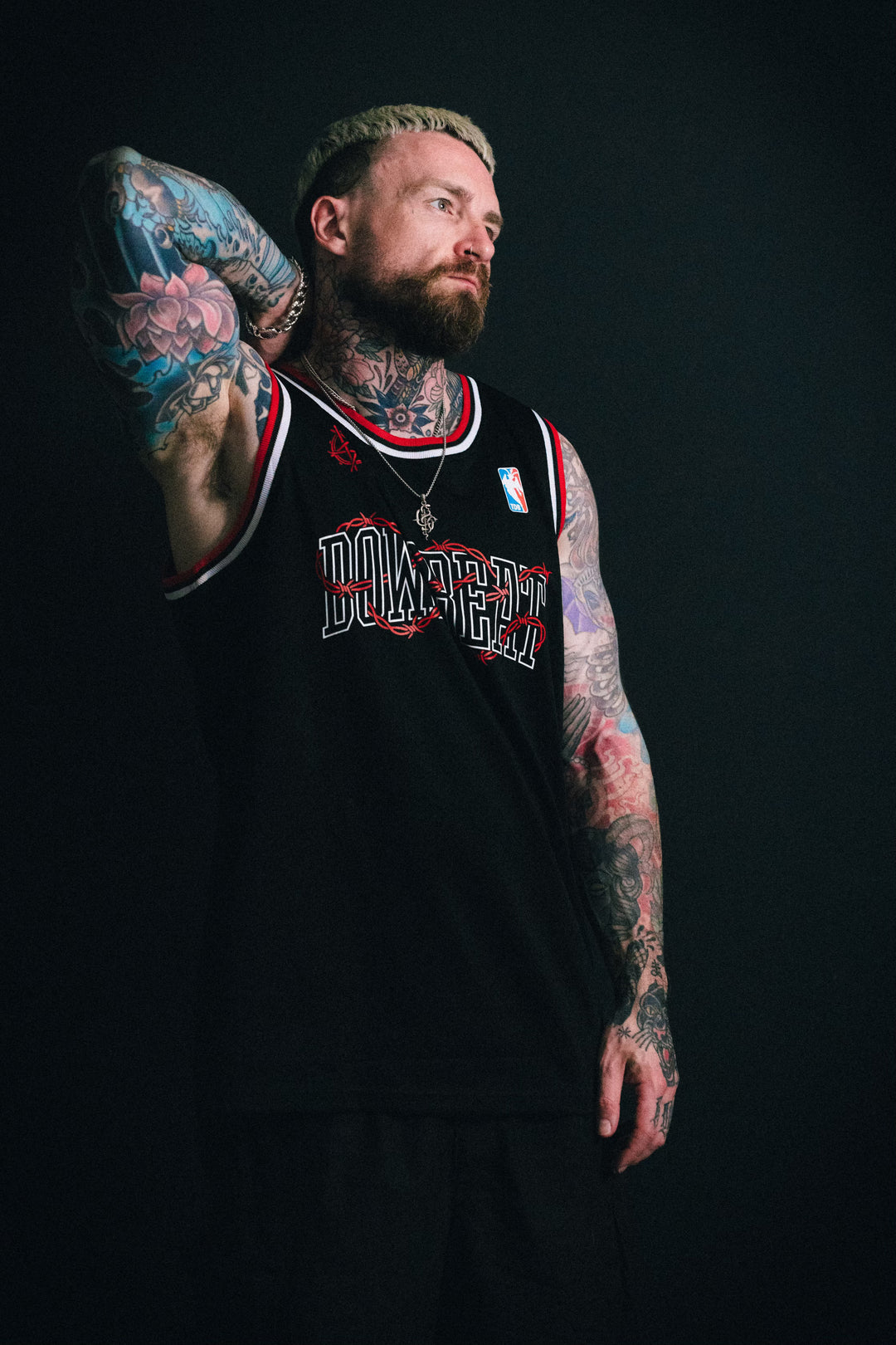 VARSITY BARBWIRE BASKETBALL JERSEY (BLACK/RED)