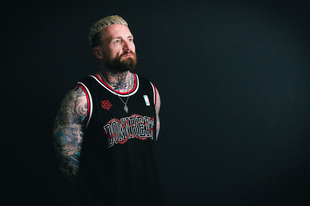 VARSITY BARBWIRE BASKETBALL JERSEY (BLACK/RED)