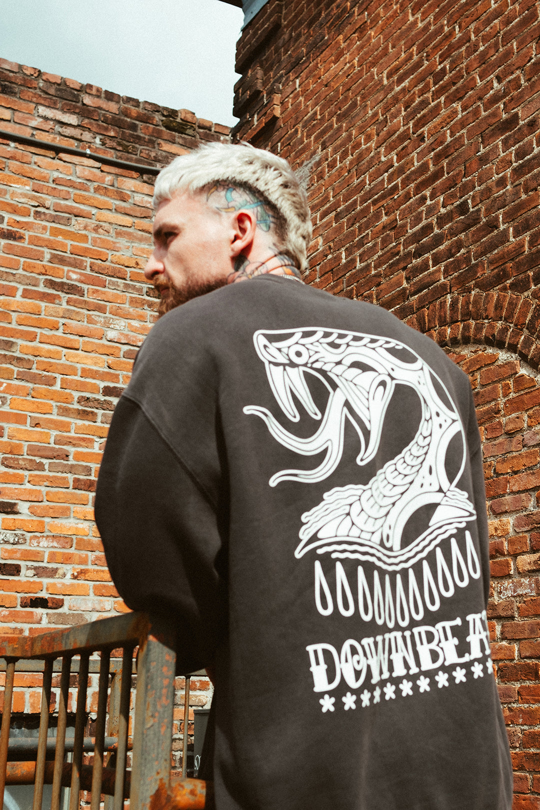 SNAKEHEAD CREWNECK